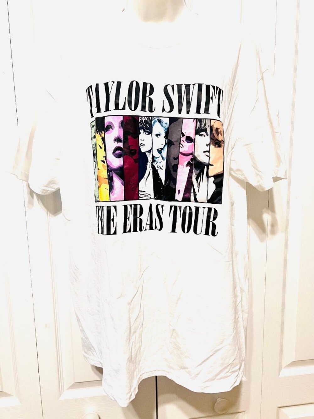 Taylor Swift-The Eras Tour-Gilden 100% Soft Lightweight Cotton X Large T Shirt-